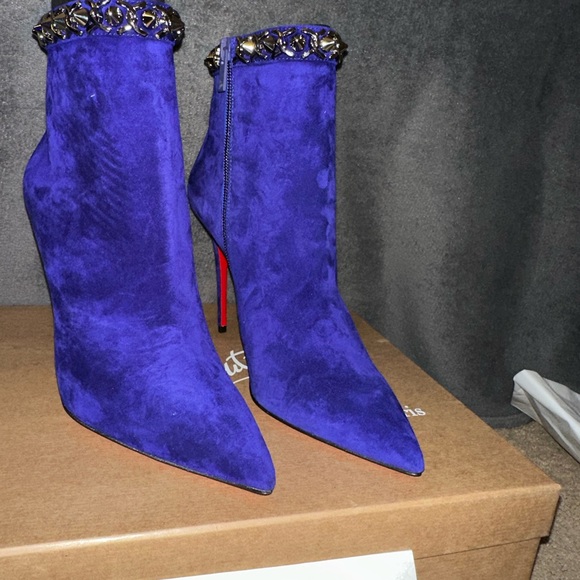 Christian Louboutin - Picture 6 of 10